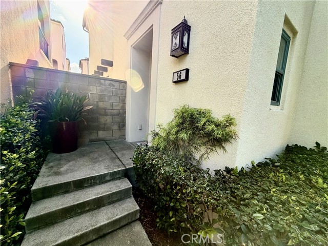 Detail Gallery Image 2 of 24 For 56 Strawberry Grove, Irvine,  CA 92620 - 3 Beds | 2/1 Baths