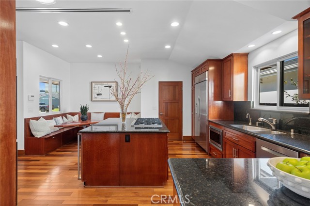 Detail Gallery Image 7 of 35 For 450 Cabrillo, Costa Mesa,  CA 92627 - 4 Beds | 3/1 Baths