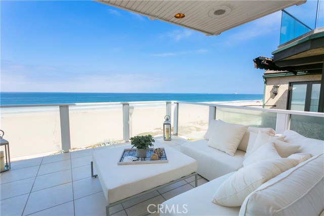 1912 The Strand, Manhattan Beach, California 90266, 5 Bedrooms Bedrooms, ,4 BathroomsBathrooms,Residential,Sold,The Strand,SB17026827