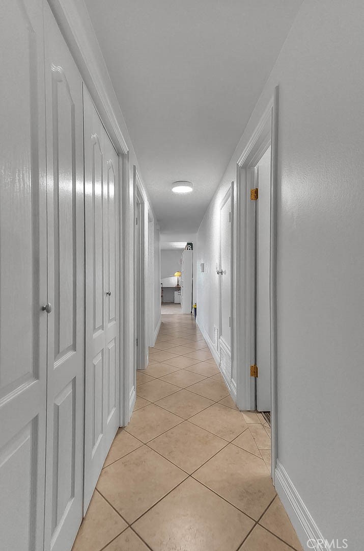 https://media.crmls.org/medias/6cb5dea0-8251-49bd-ab0f-77b58830fc41.jpg?preset=X-Large