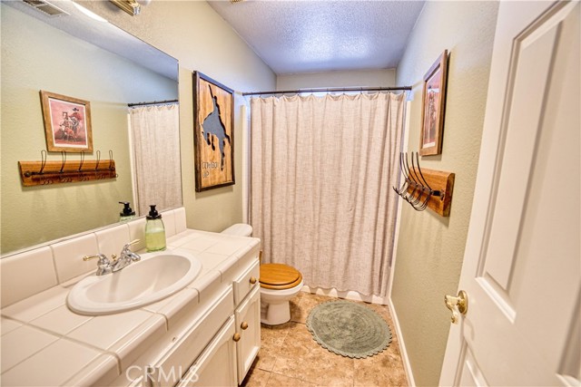Detail Gallery Image 18 of 32 For 22052 Melrose Ct, Madera,  CA 93638 - 3 Beds | 2/1 Baths