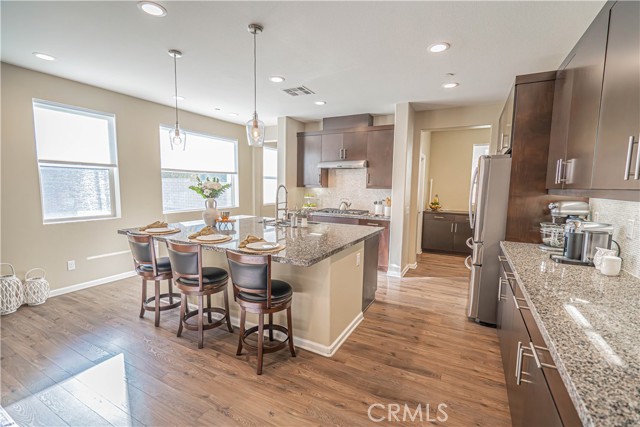 Detail Gallery Image 12 of 59 For 18642 Cedar Crest Dr, Canyon Country,  CA 91387 - 4 Beds | 3 Baths