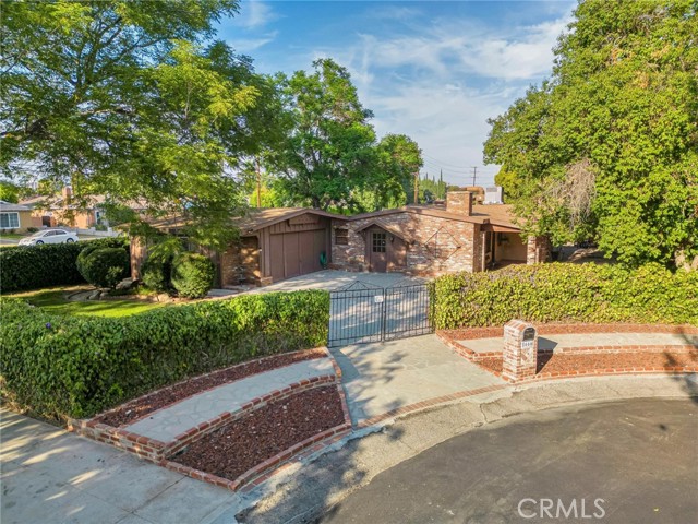 8666 Keokuk Avenue, Winnetka CA: https://media.crmls.org/medias/6cb879fe-8677-4ad0-a23f-51515eabe6fc.jpg
