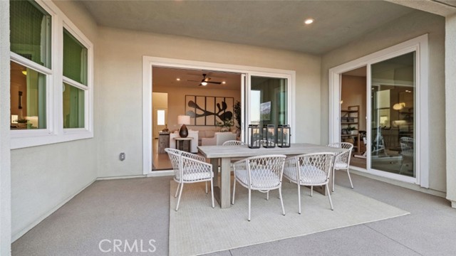 Detail Gallery Image 11 of 36 For 24167 Camino La Tinta, Valencia,  CA 91354 - 4 Beds | 4 Baths