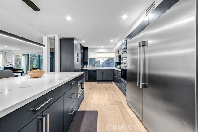 Detail Gallery Image 11 of 29 For 6672 Lakeridge Rd, Los Angeles,  CA 90068 - 3 Beds | 3 Baths