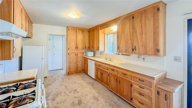 Detail Gallery Image 7 of 29 For 7411 Joshua Ln, Yucca Valley,  CA 92284 - 6 Beds | 2 Baths