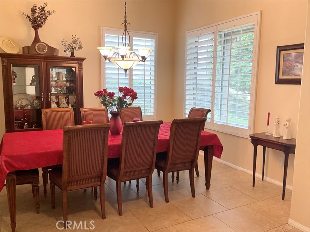 Detail Gallery Image 10 of 73 For 7123 Hidden Ct, Highland,  CA 92346 - 4 Beds | 3 Baths