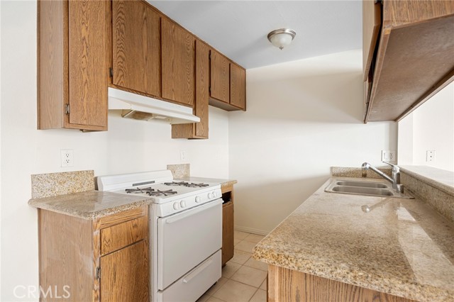 Detail Gallery Image 8 of 19 For 16226 Vanowen St #203,  Van Nuys,  CA 91406 - 1 Beds | 1 Baths