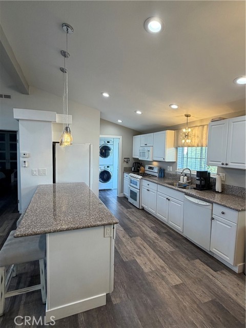 Detail Gallery Image 8 of 36 For 80 Huntington #218,  Huntington Beach,  CA 92648 - 3 Beds | 2 Baths