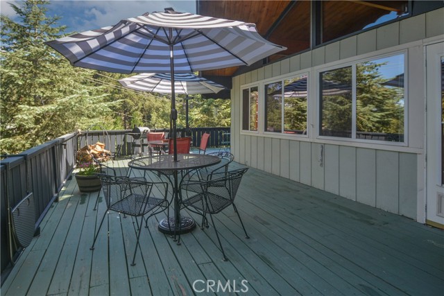 Detail Gallery Image 14 of 27 For 1121 Chateau Dr, Crestline,  CA 92325 - 2 Beds | 2 Baths