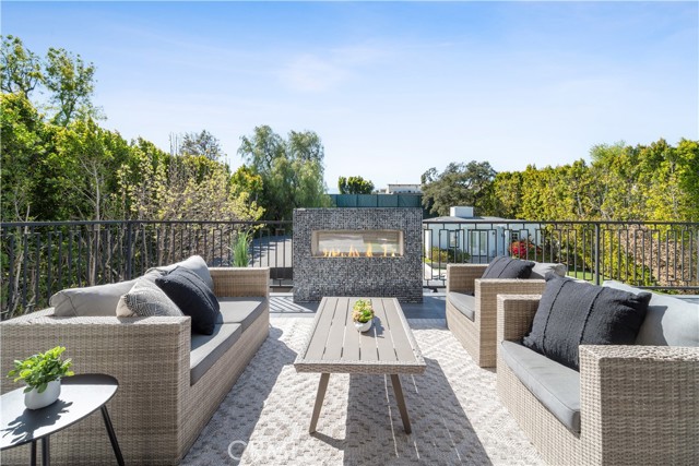 17528 Jayden Lane, Encino CA: https://media.crmls.org/medias/6cbe1d1b-4ea0-473d-9b4b-a5fcfda750cb.jpg