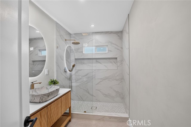 10254 Roscoe Boulevard photo 24