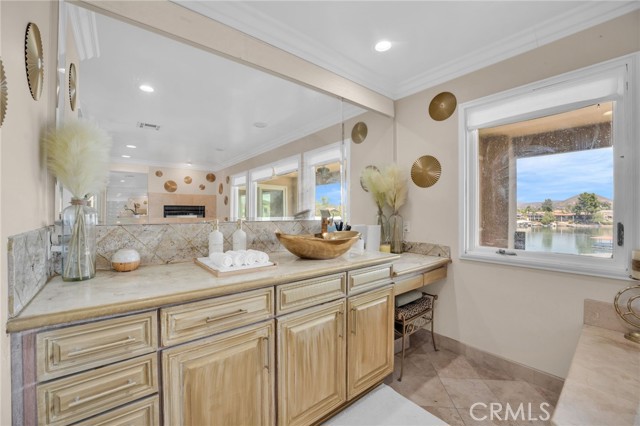 30420 Longhorn Drive, Canyon Lake CA: https://media.crmls.org/medias/6cbed2df-da9d-4cbb-8159-b88251cc38f6.jpg