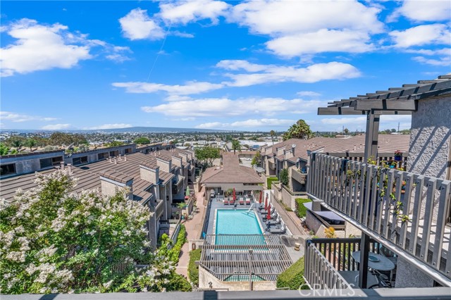 Detail Gallery Image 2 of 19 For 2298 Rose #403,  Signal Hill,  CA 90755 - 2 Beds | 2 Baths
