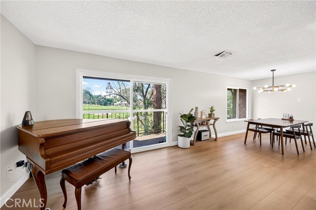 Detail Gallery Image 3 of 29 For 1525 Walnut Leaf #211,  Walnut,  CA 91789 - 2 Beds | 2 Baths