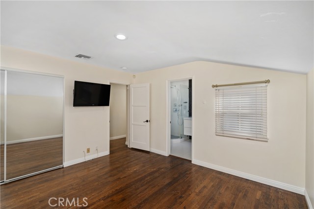 Detail Gallery Image 18 of 28 For 13437 Mccormick St, Sherman Oaks,  CA 91401 - 3 Beds | 2 Baths