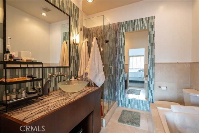 Detail Gallery Image 14 of 16 For 1424 26th #2,  Santa Monica,  CA 90404 - 2 Beds | 2/1 Baths