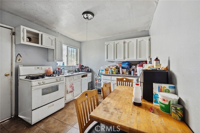 Detail Gallery Image 10 of 37 For 673 W 9th St, San Bernardino,  CA 92410 - 4 Beds | 2 Baths