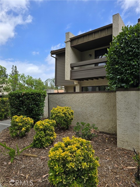 Detail Gallery Image 1 of 18 For 5800 Owensmouth Ave #21,  Woodland Hills,  CA 91367 - 2 Beds | 2 Baths