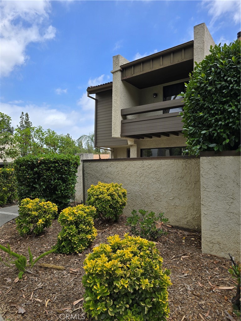 5800 Owensmouth Avenue #21