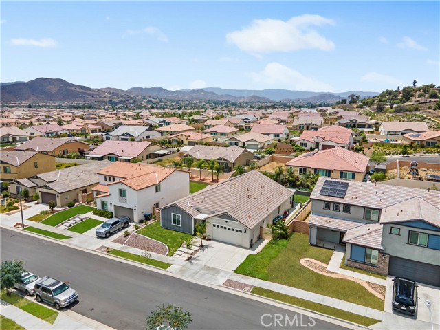 29427 Studio Drive, Menifee CA: https://media.crmls.org/medias/6cc07e88-e6d6-486f-b586-8f13a022e54d.jpg