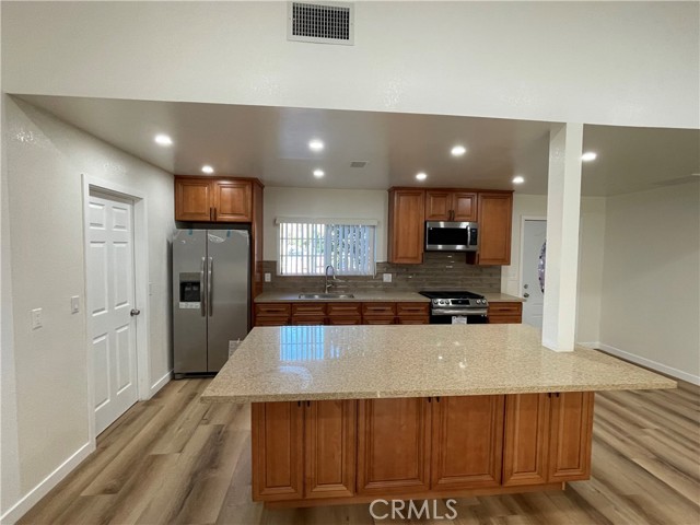 Detail Gallery Image 17 of 34 For 8855 Oneida Ave, Sun Valley,  CA 91352 - 3 Beds | 2 Baths