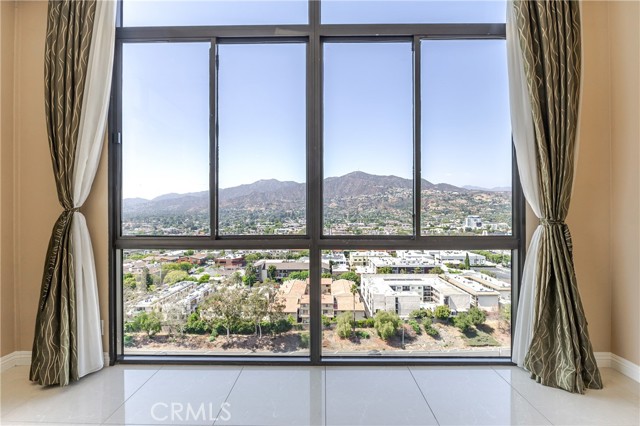 343 Pioneer Drive, Glendale CA: https://media.crmls.org/medias/6cc10963-de2d-4d42-9c6c-ee4926411ec2.jpg