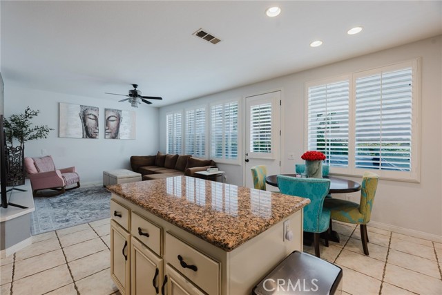 Detail Gallery Image 8 of 40 For 23346 Clearwater Ln, Valencia,  CA 91355 - 4 Beds | 2/1 Baths