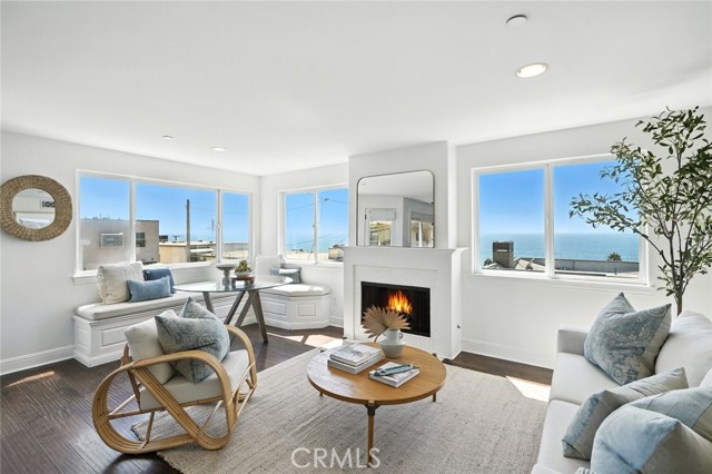 213 Seaview Street, Manhattan Beach CA: https://media.crmls.org/medias/6cc286c3-78e0-4e9c-b963-4e7741d165ec.jpg