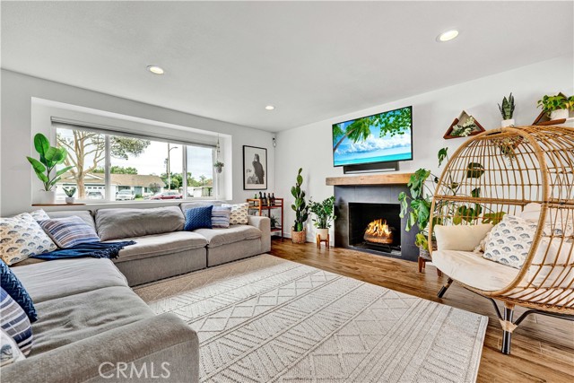2218 S Linda Way, Santa Ana CA: https://media.crmls.org/medias/6cc40e8f-0368-4ea7-8165-423967c485e4.jpg