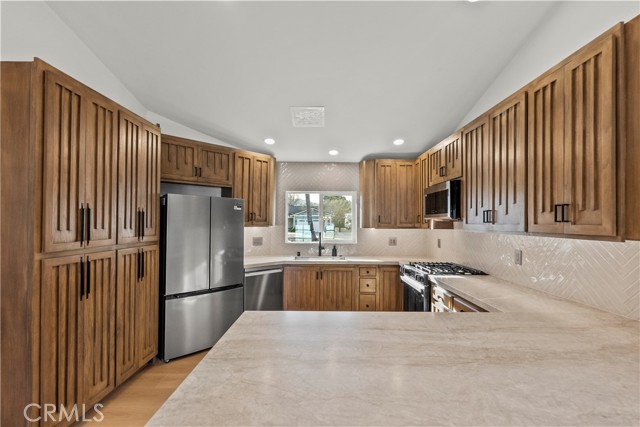 Image 8 of 35 For 25072 Atwood