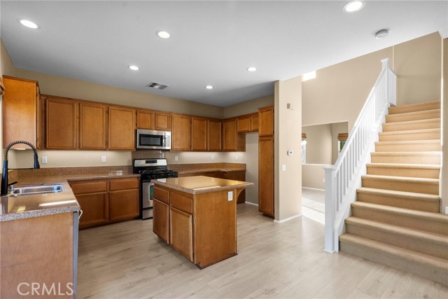 19316 Sidani Lane, Saugus CA: https://media.crmls.org/medias/6cc58c46-e717-4b91-8ab1-7787c2fa0e1e.jpg