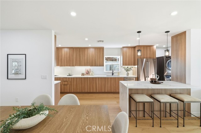 Detail Gallery Image 8 of 35 For 1307 N Avon, Burbank,  CA 91505 - 3 Beds | 2 Baths