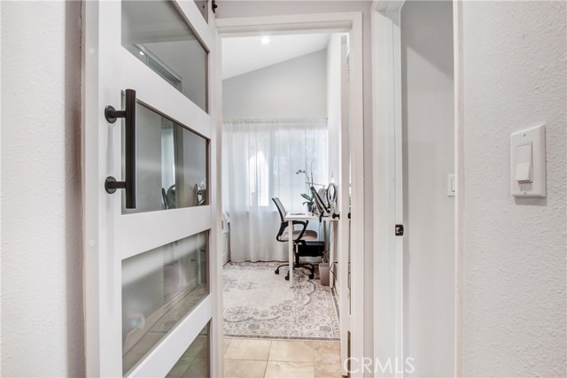 20200 Clark Street, Woodland Hills CA: https://media.crmls.org/medias/6cc733a0-a07d-4c60-a640-a055c91cbd6a.jpg