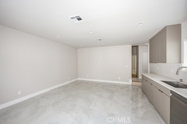 Detail Gallery Image 4 of 17 For 6148 Morella Ave, North Hollywood,  CA 91606 - 2 Beds | 2 Baths