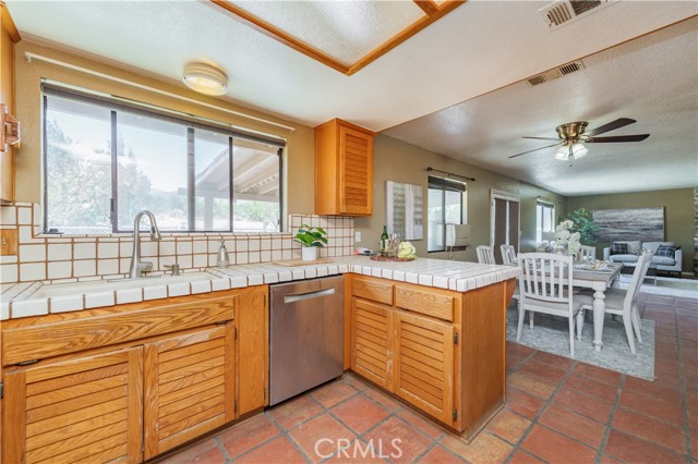 1181 Barkley Ranch Road, Pinon Hills CA: https://media.crmls.org/medias/6cc77bb2-ecd1-4881-824a-68e9fa9f7ac1.jpg