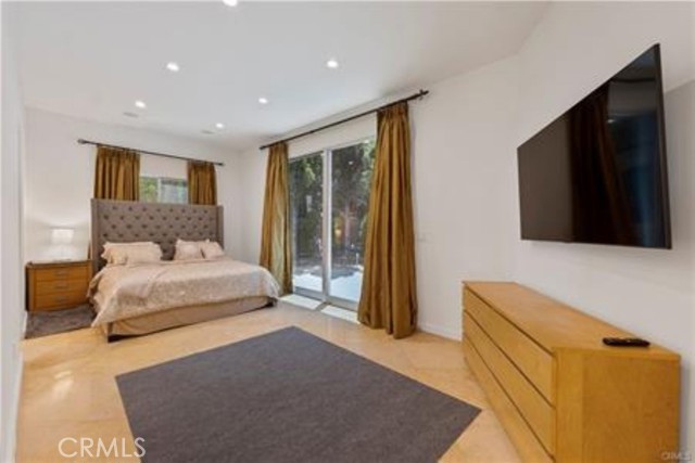 Detail Gallery Image 3 of 25 For 5353 Shirley, Tarzana,  CA 91356 - 5 Beds | 4 Baths