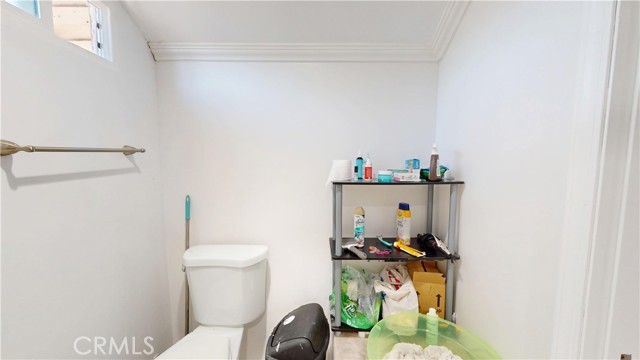 5854 Woodlawn Avenue, Los Angeles CA: https://media.crmls.org/medias/6cc7be8d-f7c4-408f-a657-02b4532d68b5.jpg