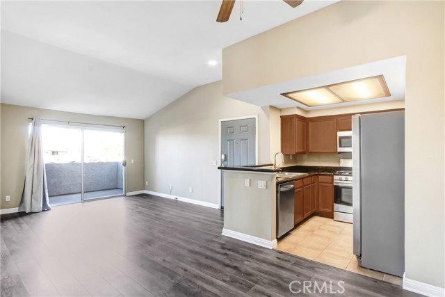 Detail Gallery Image 5 of 16 For 200 E Alessandro #106,  Riverside,  CA 92508 - 2 Beds | 2 Baths