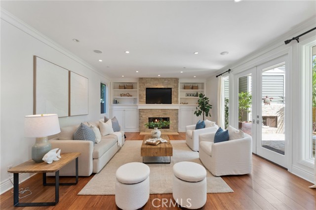 Detail Gallery Image 3 of 45 For 3201 4th Ave, Corona Del Mar,  CA 92625 - 3 Beds | 2/1 Baths