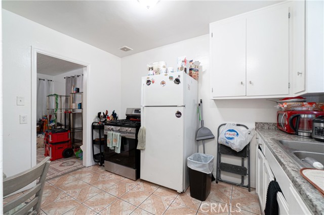 Detail Gallery Image 38 of 56 For 340 W 62nd St, Los Angeles,  CA 90003 - – Beds | – Baths