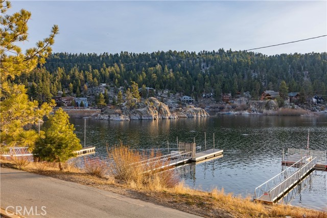Detail Gallery Image 2 of 35 For 38994 Willow Landing, Big Bear Lake,  CA 92315 - 4 Beds | 3 Baths