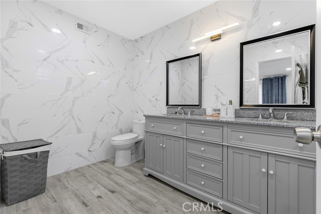 8801 Cedros Avenue, Panorama City CA: https://media.crmls.org/medias/6ccdfec7-0fbe-4336-9693-710d1977974e.jpg