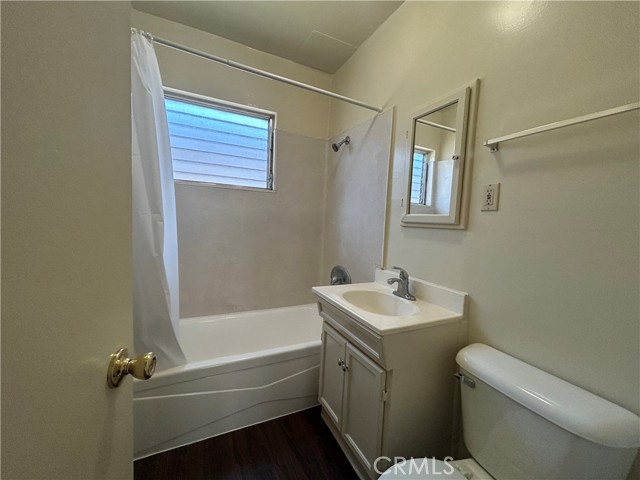 Detail Gallery Image 6 of 7 For 327 W Carson St #5,  Carson,  CA 90745 - 2 Beds | 1 Baths