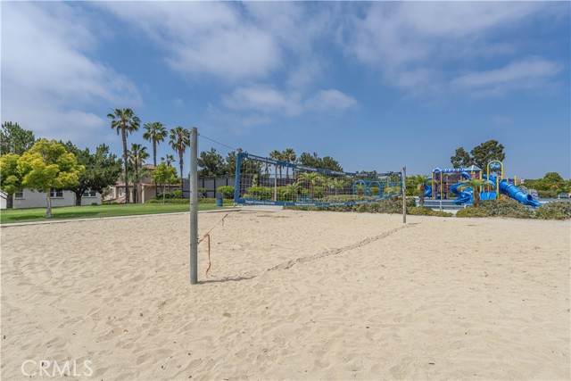 Detail Gallery Image 64 of 70 For 18571 Amalia, Huntington Beach,  CA 92648 - 5 Beds | 4/1 Baths