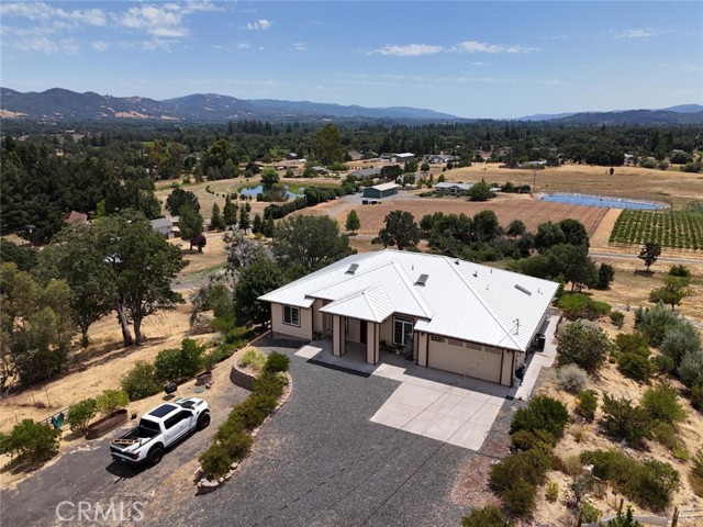 1910 Foothill Drive, Redwood Valley CA: https://media.crmls.org/medias/6cd0f8bb-a617-4715-941d-174e7a0410ae.jpg