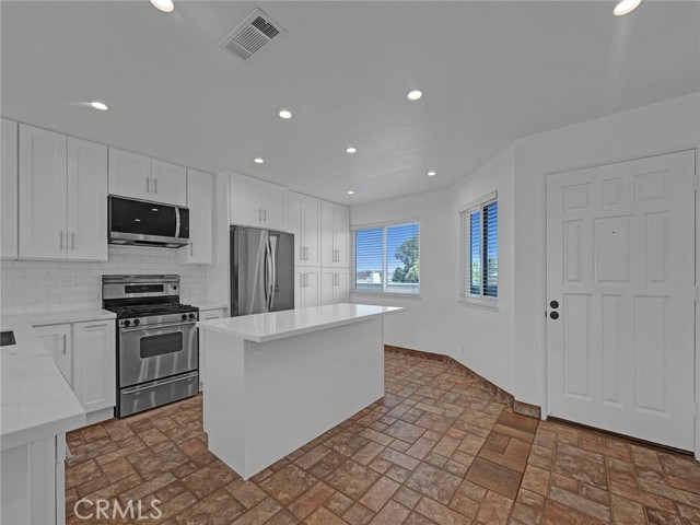 Detail Gallery Image 12 of 29 For 630 Island View Cir, Port Hueneme,  CA 93041 - 2 Beds | 2 Baths