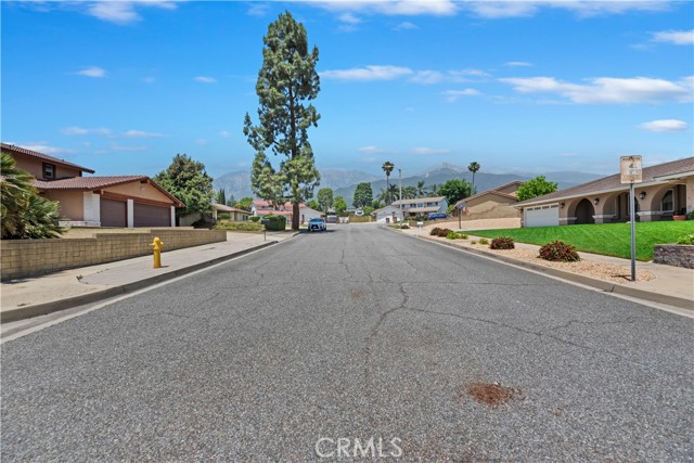 Detail Gallery Image 5 of 64 For 6164 Amberwood Dr, Rancho Cucamonga,  CA 91701 - 4 Beds | 2/1 Baths