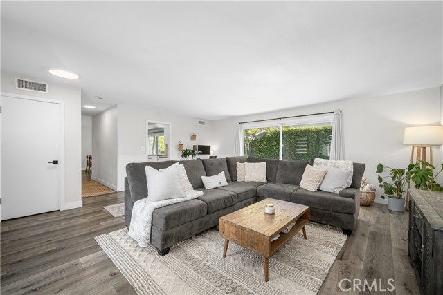 Detail Gallery Image 11 of 54 For 3600 Lama Ave, Long Beach,  CA 90808 - 3 Beds | 2 Baths