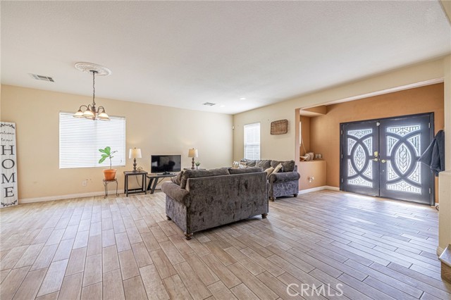 4302 Olivera Place, Lancaster CA: https://media.crmls.org/medias/6cd2d359-980a-480a-976b-9897bc66c580.jpg